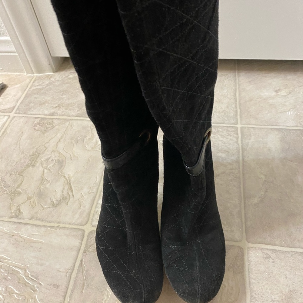 Boots - Picture 3 of 4